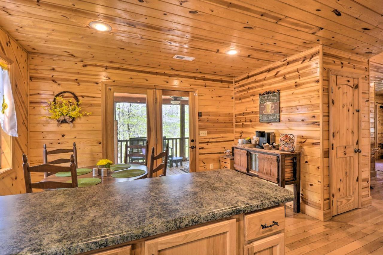 Cozy Hiawassee Cabin With Fire Pit And Mtn Views! Dış mekan fotoğraf